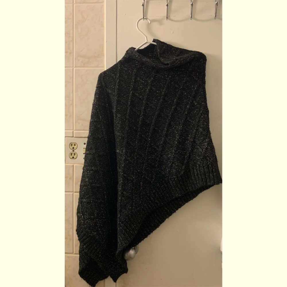 ASYMMETRICAL PONCHO